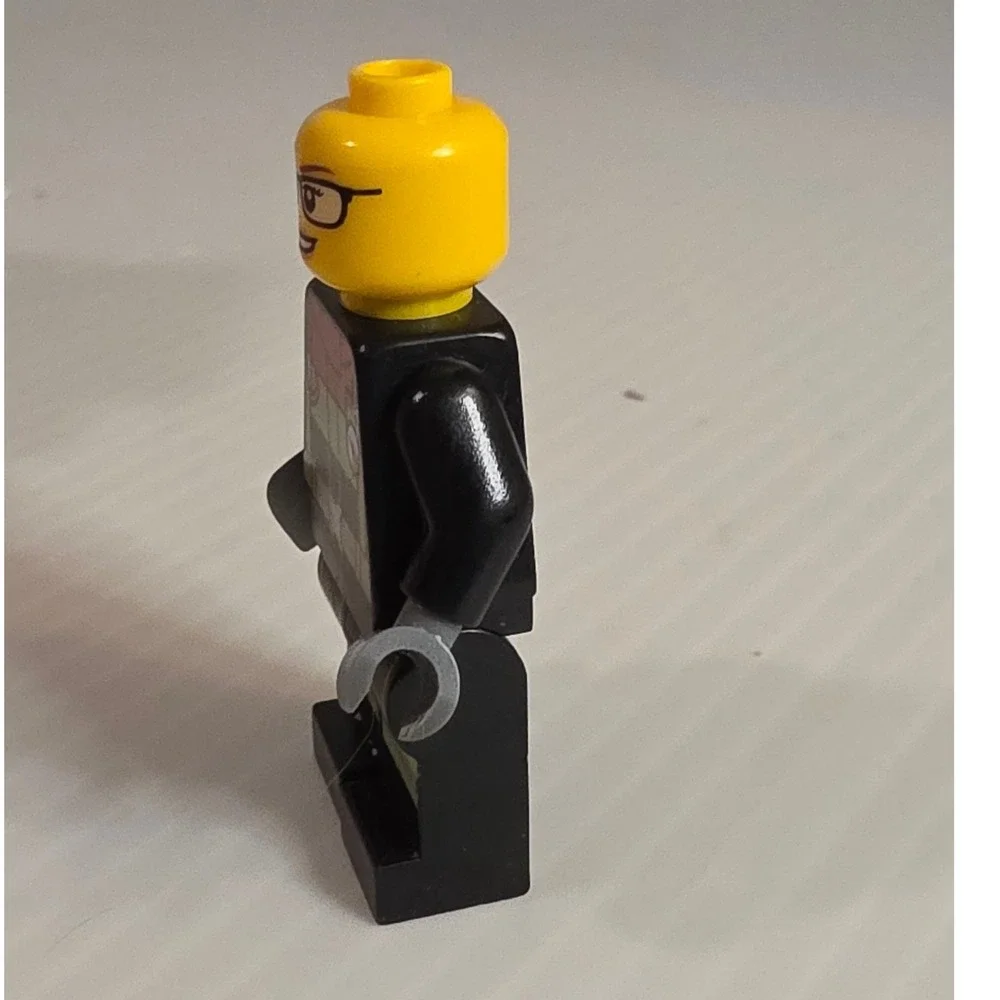 LEGO Minifigure Small Black Yellow Excellent‎ cty0640